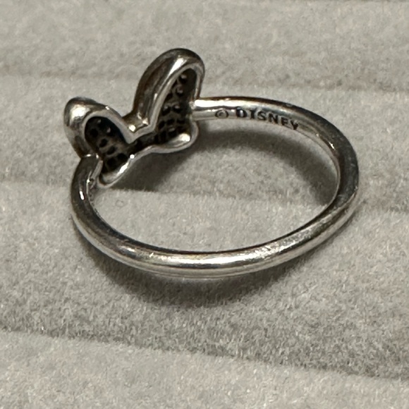 Pandora Disney Minnie Mouse Bow Ring - Picture 2 of 4